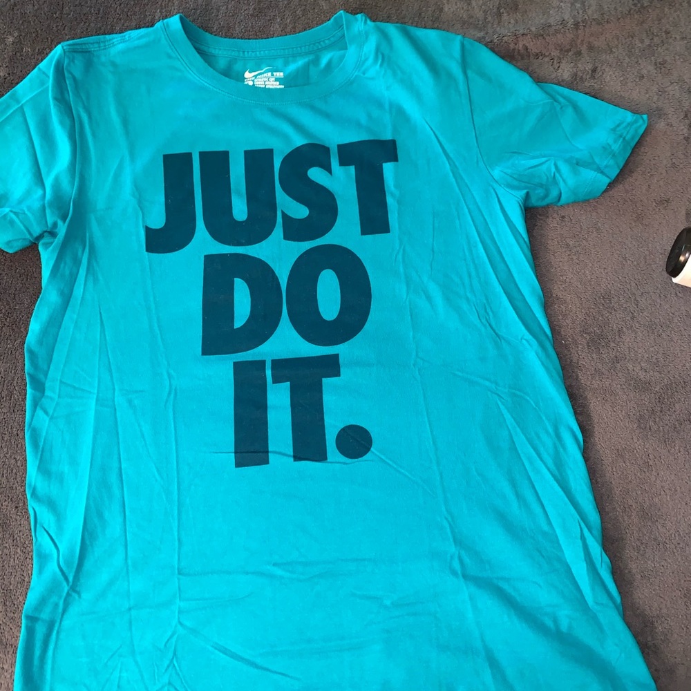 Nike t shirt
